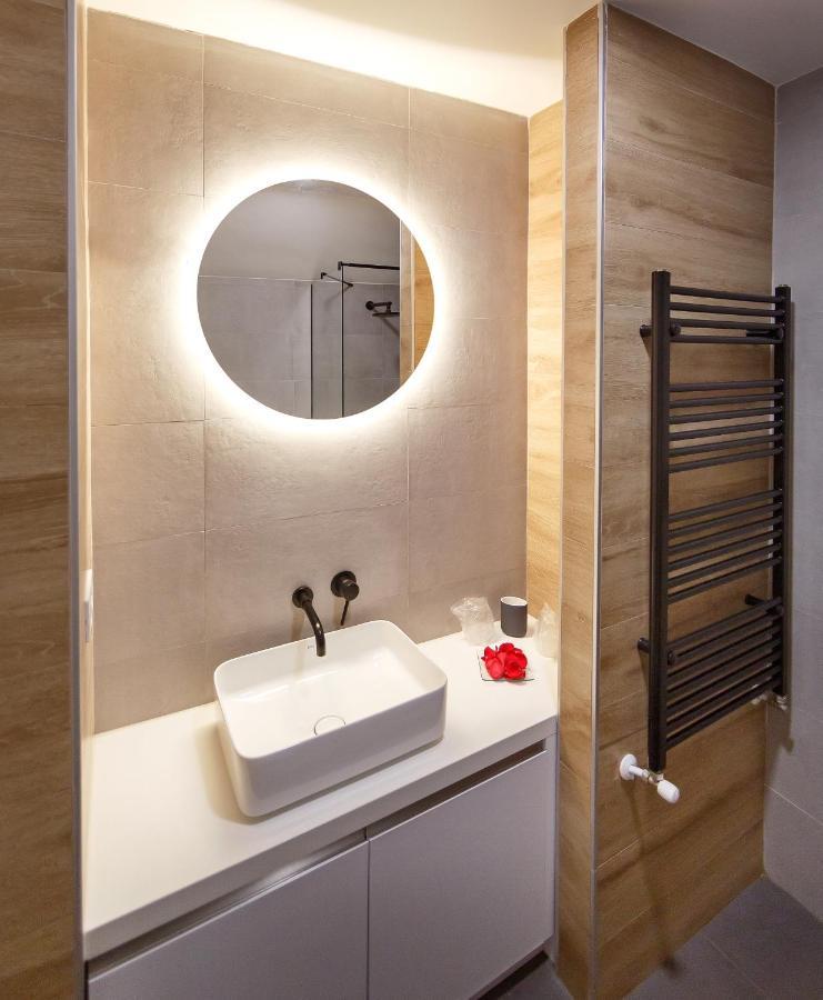 Caceres Deluxe Apartment ภายนอก รูปภาพ