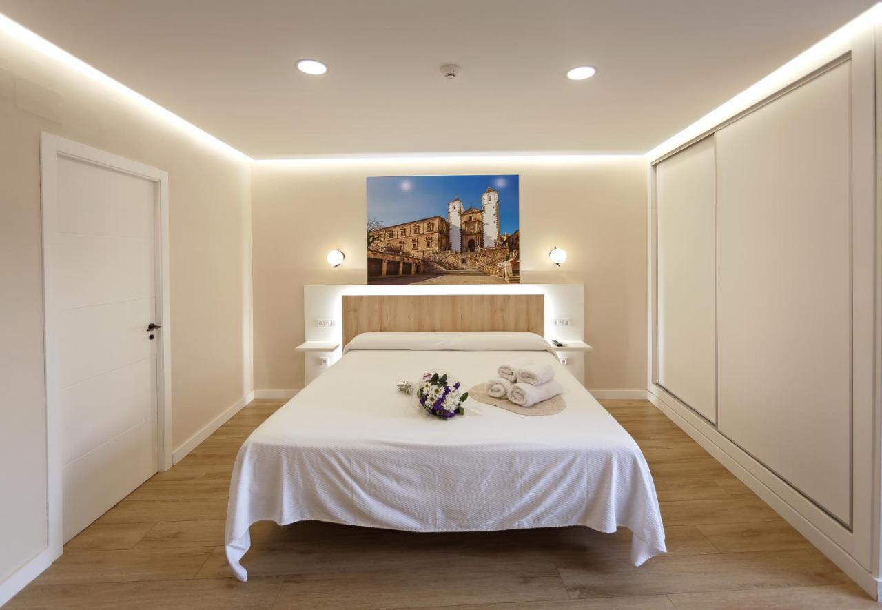 Caceres Deluxe Apartment ภายนอก รูปภาพ