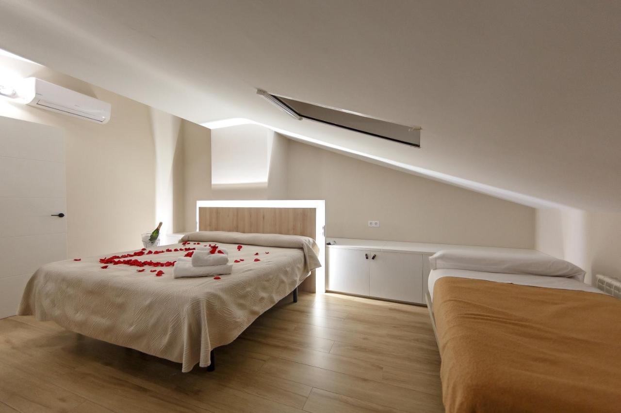 Caceres Deluxe Apartment ภายนอก รูปภาพ