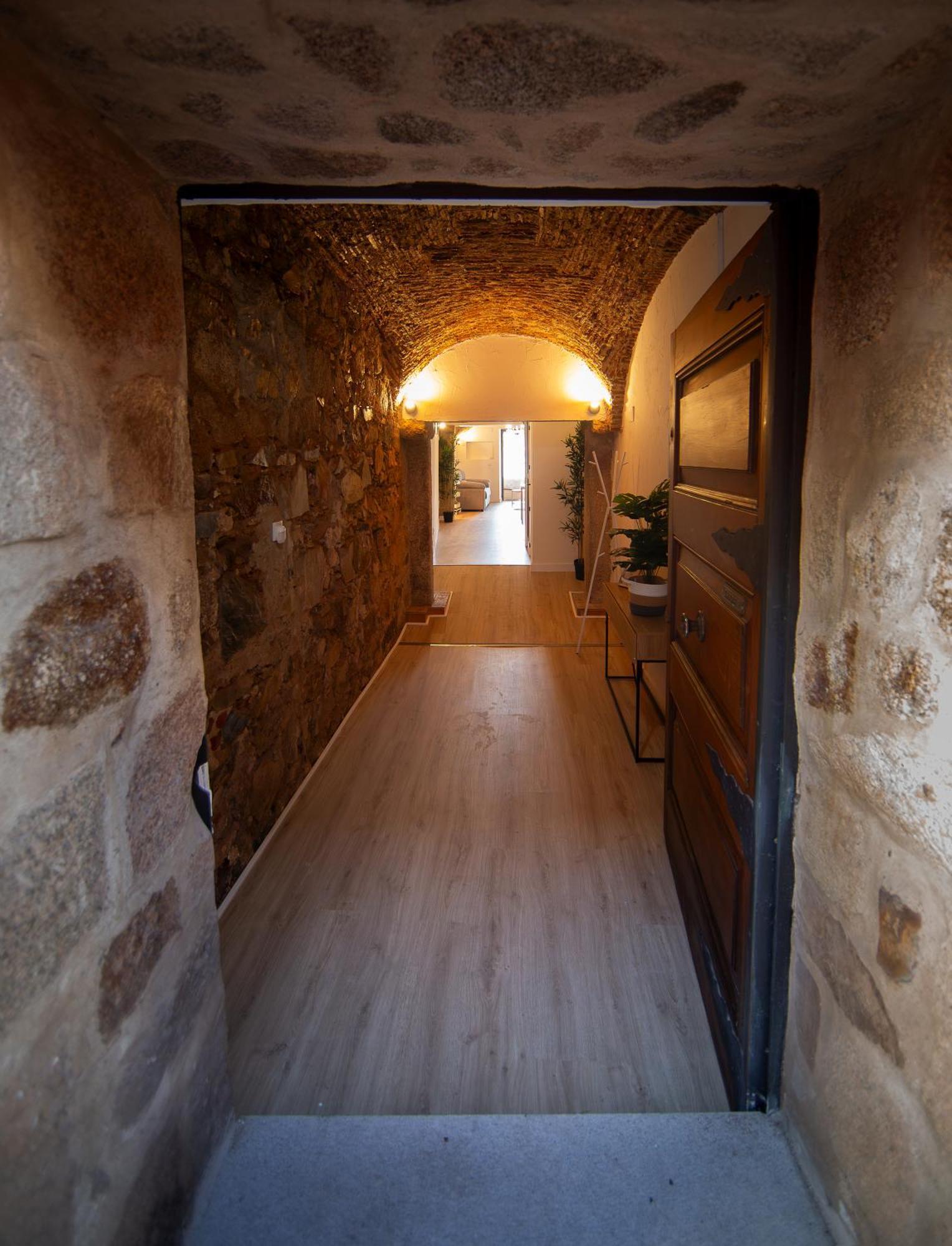 Caceres Deluxe Apartment ภายนอก รูปภาพ